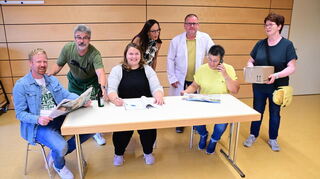 Die Proben für das Stück „Der Urlaubsmuffel“ der Theatergruppe Schönfeld sind in vollem Gange.