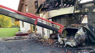 2021 geriet in Niederstetten in einer Garage ein E-Bike-Akku in Brand. Das Feuer richtete großen Sachschaden an.