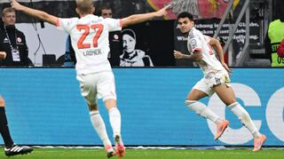 Brachte den FC Bayern früh auf die Siegerstraße: Luis Díaz (r).