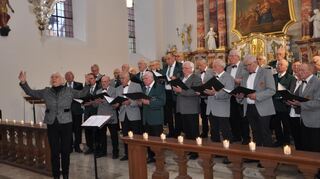 „Tauberbischofsheim singt und klingt“ hieß es mit dem Tauberbischofsheimer Männergesangverein „Liederkranz“ und dem Männergesangverein Königheim unter der Leitung von Mechthild Geiger