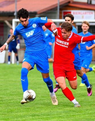 Gegen den FC-Astoria Walldorf II erkämpfte sich Gommersdorf (in Rot) die ersten Punkte der Saison.