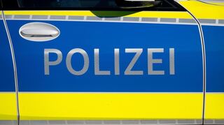 Die Polizei hat in Niederstetten einen Mann in Gewahrsam genommen, der bei der Schützenporklamation randaliert hat.