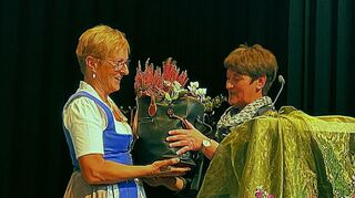 Die Festrednerin Marie-Luise Linckh (links) mit der Landfrauen-Kreisvorsitzenden Margret Beck.