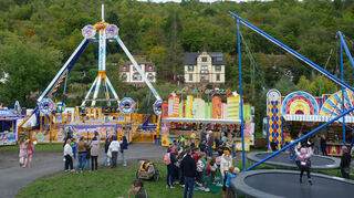 Der Vergnügungspark der Wertheimer Michaelismesse war am Dienstagnachmittag ein Anziehungspunkt für Kinder und deren Familien.