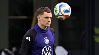 Florian Wirtz mit seinem Lieblingsspielzeug.