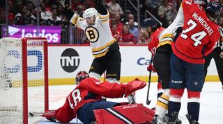Der erste Treffer in der Amtszeit von Marco Sturm sorgte für Jubel bei den Bruins.