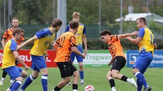 Der TSV Dörzbach/Klepsau (hier in gelb) wird versuchen, dem neuen Spitzenreiter VfB Bad Mergentheim ein Bein zu stellen.