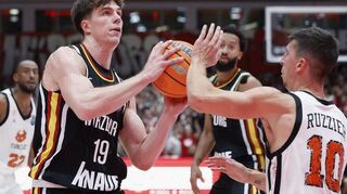 Christian Skladanowski (Trikotnummer 19) spielte in der Vorsaison noch meist im „Farmteam“ der Baskets in der Pro B. In dieser Saison stand der 21-Jährige nun in der 1. Liga sogar jeweils in der Starting Five.