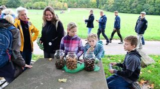 Die jüngsten Wanderfreunde kamen bei der Auftaktwanderung auf ihre Kosten: Das Familienzentrum Werbach hatte eine eigene Aktion für Kinder vorbereitet.