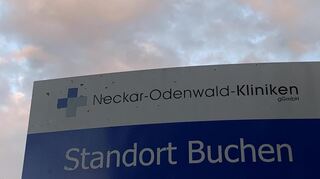 Die dunklen Wolken haben sich nicht verzogen: Das weiter sehr hohe Defizit der Neckar-Odenwald-Kliniken belastet auch 2026 den Haushalt des Neckar-Odenwald-Kreises.