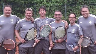 Die Herren 30 sind Meister (von links): Martin Eitel, Matthias Dölger, Tristan Enders, Hassan Yildiz, Daniel Werner und Sebastian Eitel. Es fehlen: Tobias Beck, Marco Smekal und Jörg Wellner.