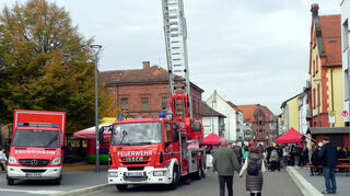 Der Nachwuchs der Feuerwehr präsentierte die Einsatzfahrzeuge.