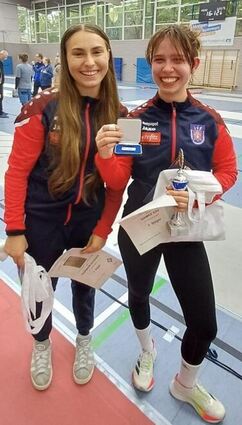 Ella Gamke (rechts) siegte in Stuttgart, Anastasia Tropmann (links) wurde Siebte.