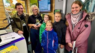 Die Moderatoren Corvin Tondera-Klein und Stefanie Anhalt (links) freuten sich über den Besuch von vielen interessierten Gästen.