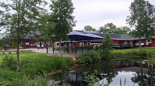 Idylle am südschwedischen Bolmen-See: Häuser in Falun-Rot, jede Menge Natur und dunkle Wälder. So stellt man sich Schweden vor.