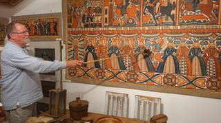 Ein Stück schwedische Geschichte: die Bonadsmalerei. Sören Kabell kümmert sich um das kleine Museum in Unnaryd.