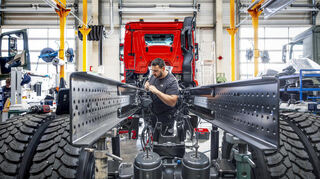 Im französischen Molsheim werden Lkw nach Kundenwünschen (zum Beispiel Feuerwehren) umgebaut.