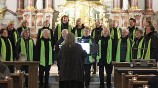 Der Frauenchor „Offener Singtreff“ aus Tauberbischofsheim bei seinem Auftritt in der Liobakirche.