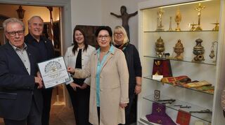 Ein neu konzipiertes Museum als Geschenk zum 75. Geburtstag. Das Bild zeigt (von links): Alfred Beetz, Joachim Markert, Tanja Naas, Christine Kastner und Dr. Verena Friedrich.