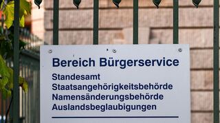 Seit Inkrafttreten des Selbstbestimmungsgesetzes reicht eine Erklärung beim Standesamt, um den Geschlechtseintrag zu ändern. (Archivbild)