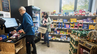 Der „Tante-M“-Laden in Reicholzheim wird gerade sonntags stark frequentiert.