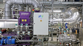 Die erste Flusswärmepumpe der MVV (Bild) hat nur eine Wärmeleistung von 20 Megawatt, die zweite soll dagegen bis zu 165 Megawatt zur Verfügung stellen.