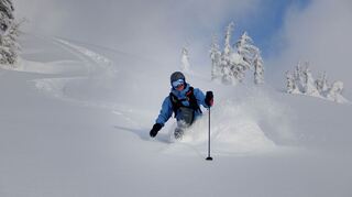Die Abfahrt ohne Helm kann in Italien teuer werden. (Archivbild)