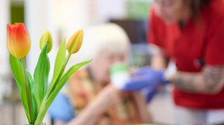 Pflege in einem Heim ist von einer normalen Rente nicht mehr bezahlbar.