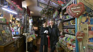 Marion Brecht und ihr Mann Jürgen haben den „Heidelberger Zuckerladen“ in der Plöck fast 40 Jahre geführt.