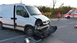 Die Kollision ereignete sich an der Abzweigung nach Schwabhausen.