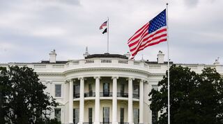 Die US-Regierung schränkt die Bewegungsfreiheit von Journalisten auf dem Gelände des Weißen Hauses weiter ein.