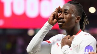 Yan Diomande (RB Leipzig) jubelt nach dem 1:0 gegen Stuttgart.