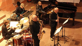 Das Hauptprogramm wurde musikalisch von Jazz & The Gäng begleitet und sorgte für eine besondere Atmosphäre.