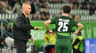 Wolfsburgs Trainer Paul Simonis konnte mit seinem Team erneut nicht daheim gewinnen.