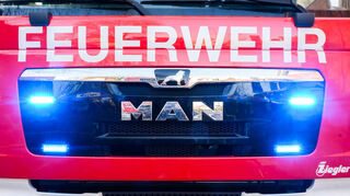 Die Feuerwehr rückte zum Dachstuhlbrand nach Bestenheid aus.