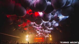 Nicht nur musikalisch, auch visuell gibt es bei der Time Warp immer wieder Überraschungen.