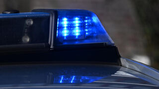 Im Rahmen einer sofort eingeleiteten Fahndung konnte die Polizei Obernburg, den Jugendlichen wenige Minuten später auf einem Radweg in Richtung Elsenfeld festnehmen.