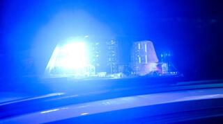 Der Junge und seine Freunde wurden mit Eiern und einem Böller beworfen.