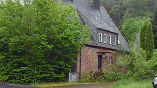 Ein Haus an der Eichler Schleuse wird derzeit saniert. Dort sollen Geflüchtete unterkommen.