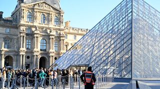 Laut Louvre-Direktoren gibt es bereits mehrere Mäzene, die ihre Unterstützung bei der Renovierung der Krone zugesagt haben.