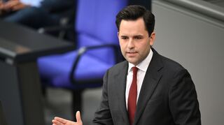 Der Vorsitzende der Jungen Union, Johannes Winkel, verlangt von der Bundesregierung große Sozialreformen. (Archivfoto)