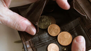 Eine jetzt veröffentlichte Zwischenbilanz zeigt, dass das Külsheimer Stadtsäckel Ende des Jahres leer sein wird und dies trotz sparsamen Umgangs mit den Haushaltsmitteln.