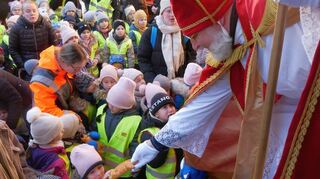 Auch der Nikolaus wird Kinder auf dem Buchener Weihnachtsmarkt mit kleinen Gaben überraschen.