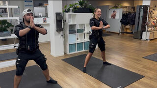 Das Bild entstand in der EMS-Lounge in Bad Mergentheim. Sie präsentiert sich auch auf der Gesundheitsmesse „FN vital“.