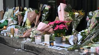 Mit zahlreichen Gedenkveranstaltung erinnert Frankreich an die Opfer der Terrorserie vor zehn Jahren.