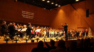 Die beliebte Veranstaltung „Sing mit“ des Lions Clubs Bad Mergentheim findet diesmal am Sonntag, 7. Dezember, im Kursaal statt.