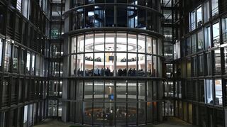 Der Ausschuss tagte bis zum Morgen.