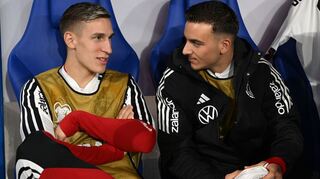 Nico Schlotterbeck (l.) soll bestmöglich am Montag wieder spielen können.