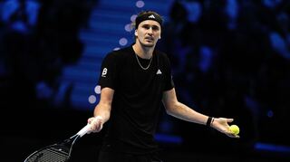Alexander Zverev kann nur schwer fassen, dass er bei den ATP Finals in der Vorrunde gescheitert ist.