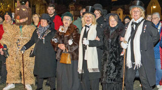 Gute Stimmung herrschte bei den Herrle und Fräle sowie bei der Strohbärengruppe.